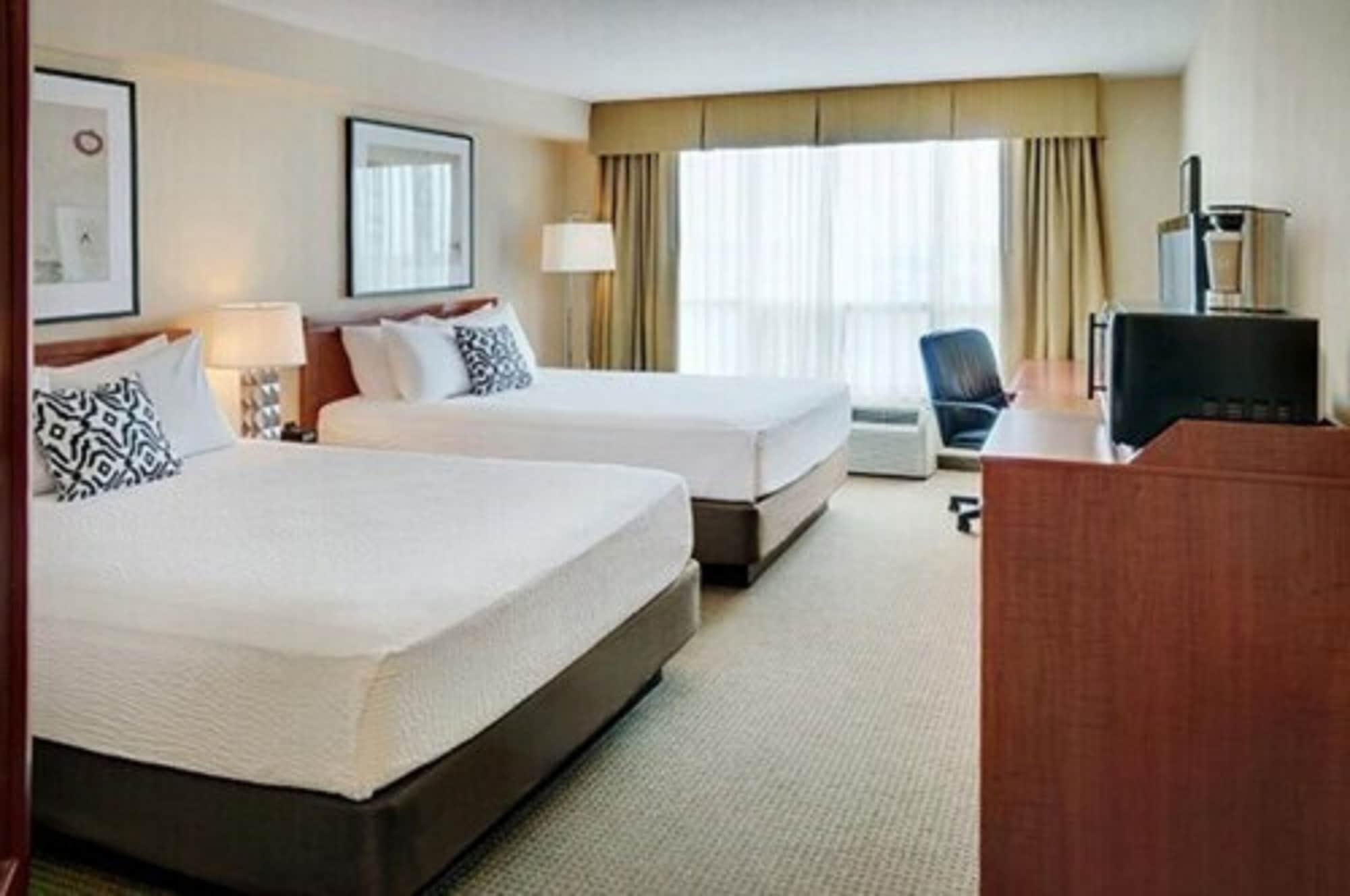Courtyard By Marriott Kitchener Hotel Ngoại thất bức ảnh