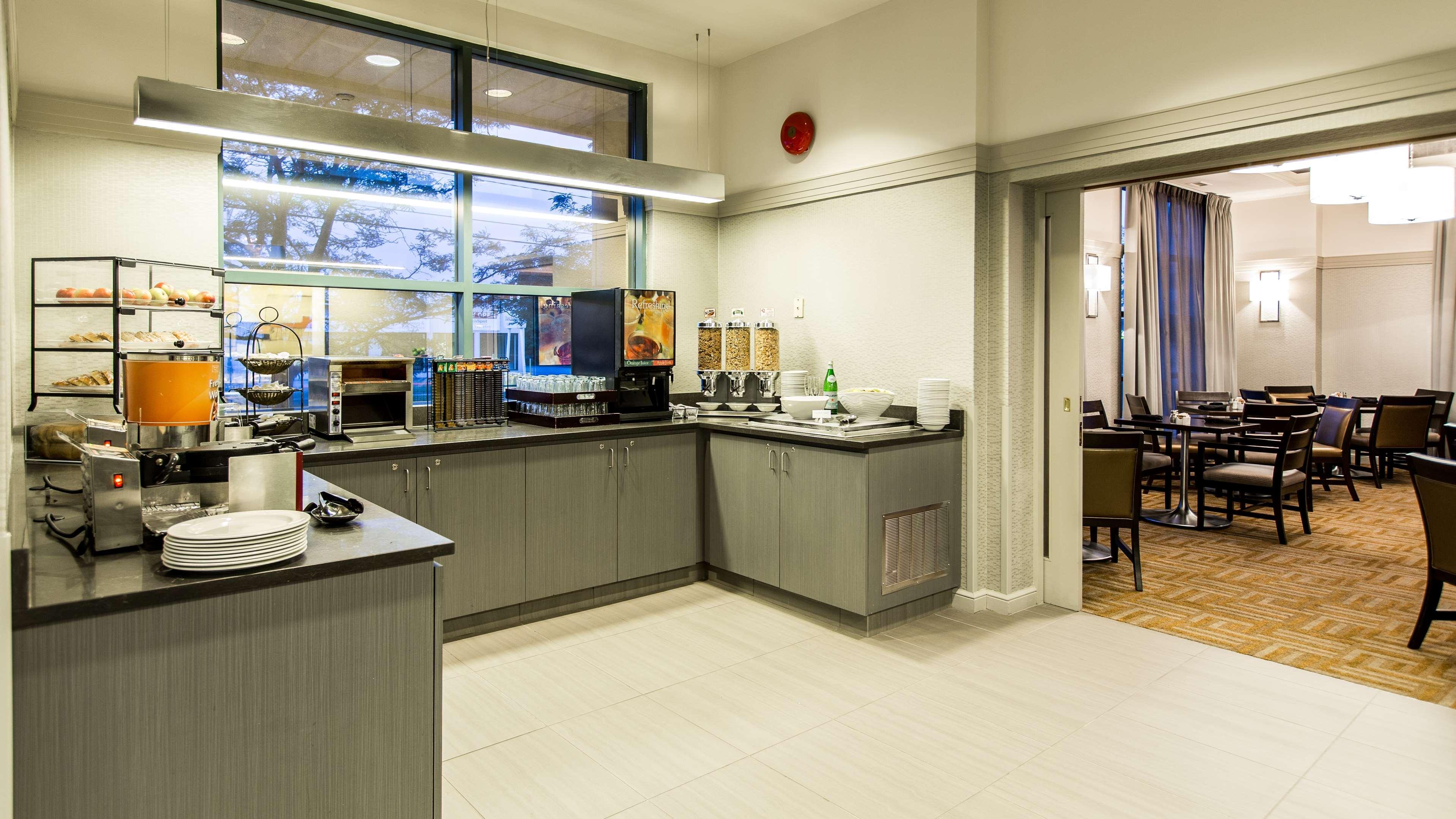 Courtyard By Marriott Kitchener Hotel Ngoại thất bức ảnh