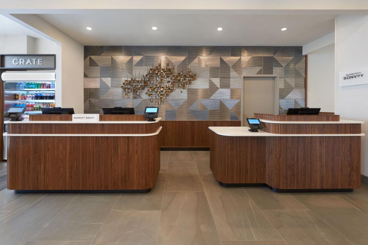 Courtyard By Marriott Kitchener Hotel Ngoại thất bức ảnh