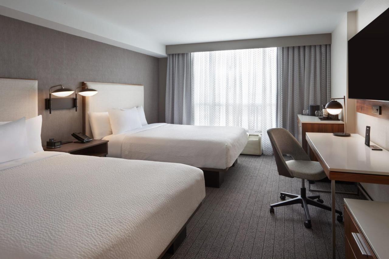 Courtyard By Marriott Kitchener Hotel Ngoại thất bức ảnh