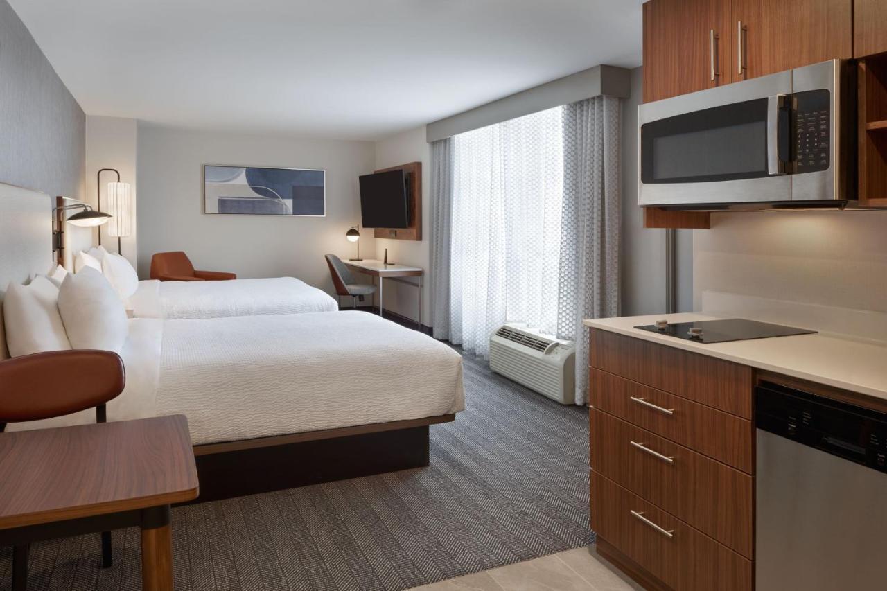 Courtyard By Marriott Kitchener Hotel Ngoại thất bức ảnh