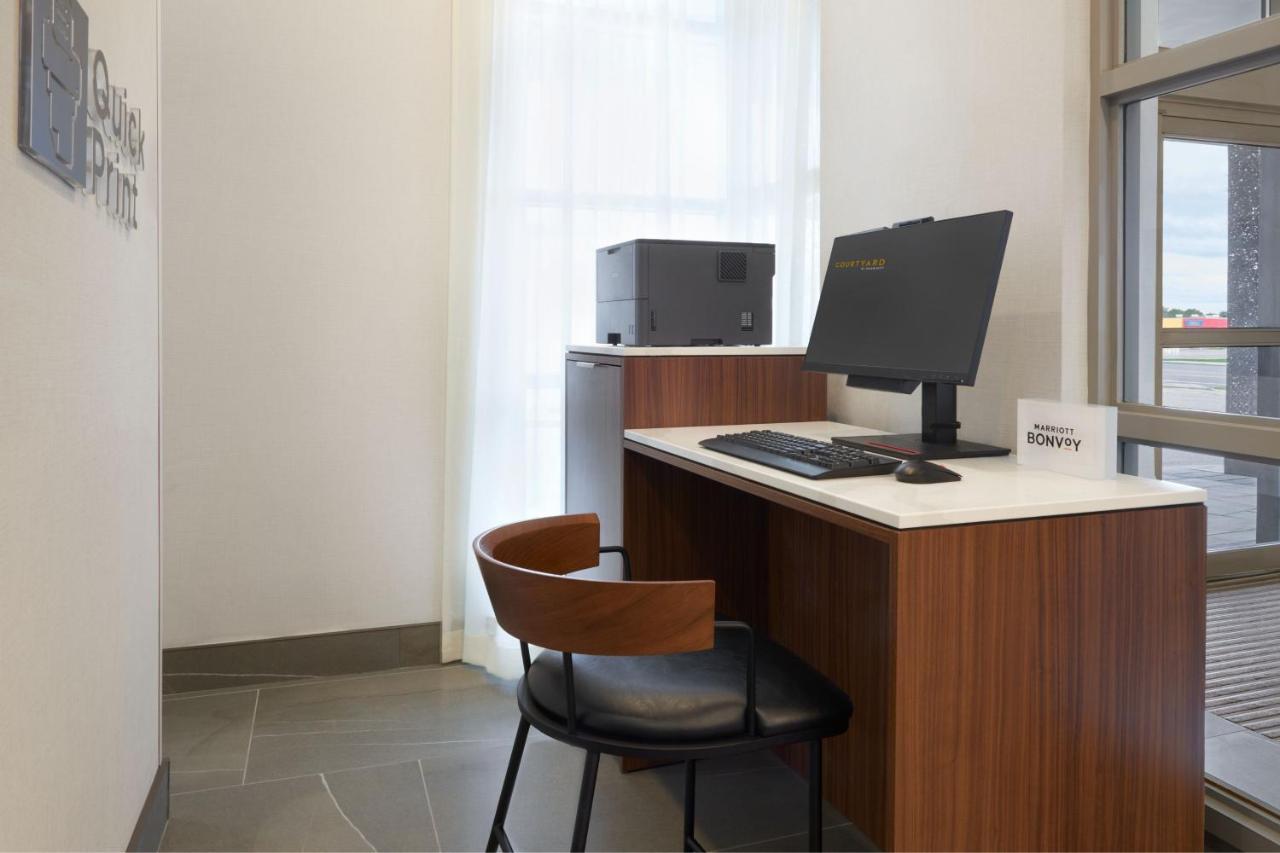Courtyard By Marriott Kitchener Hotel Ngoại thất bức ảnh