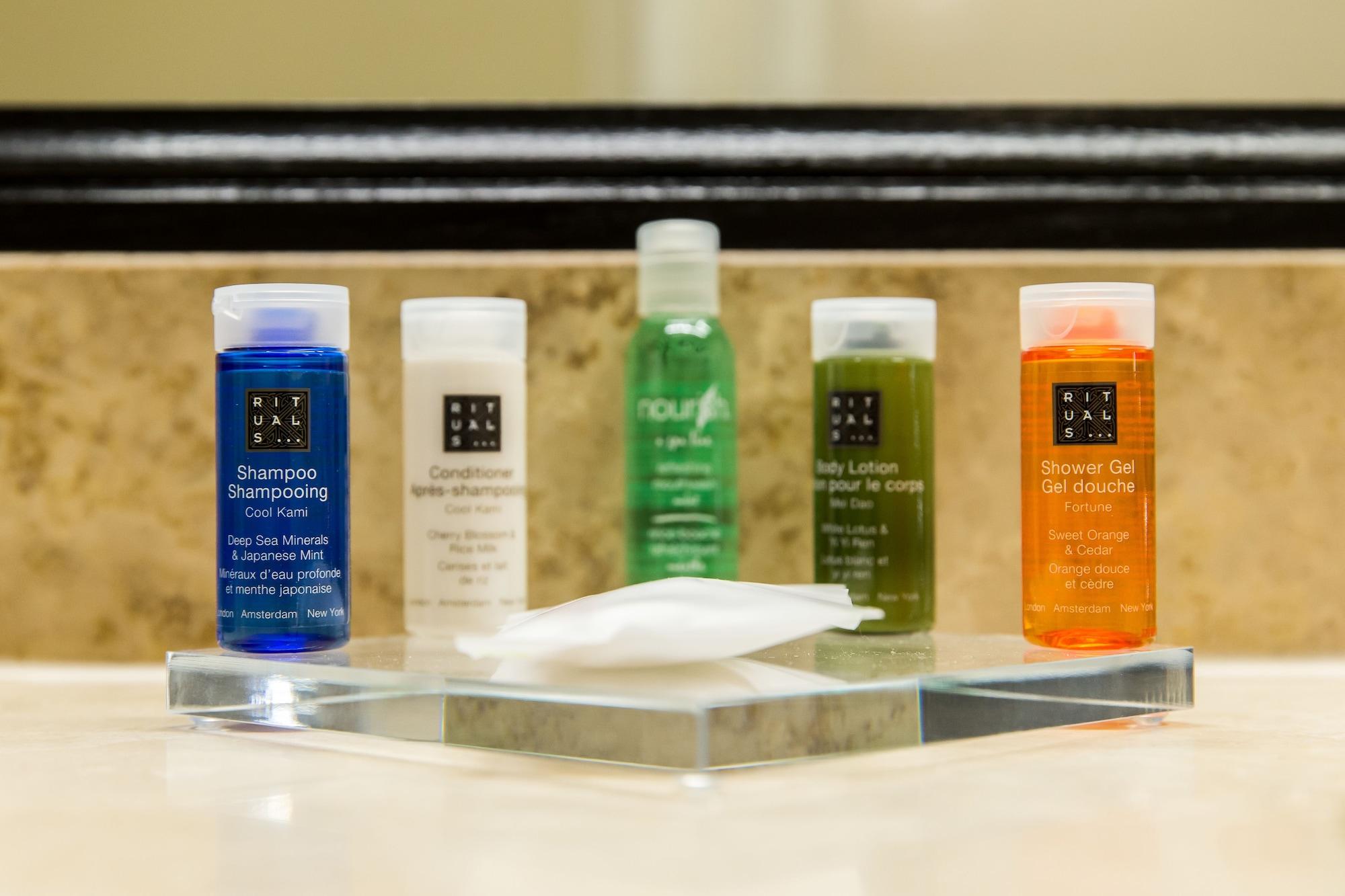 Courtyard By Marriott Kitchener Hotel Ngoại thất bức ảnh