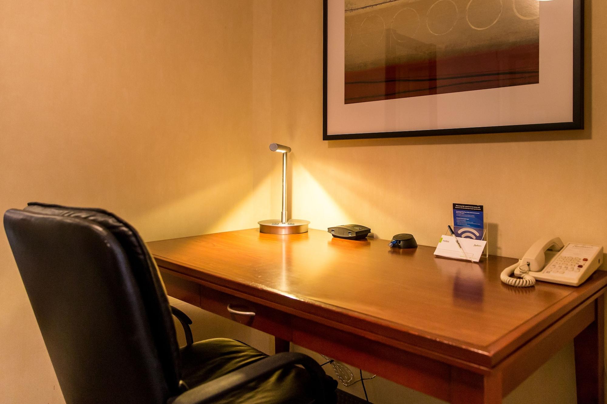 Courtyard By Marriott Kitchener Hotel Ngoại thất bức ảnh