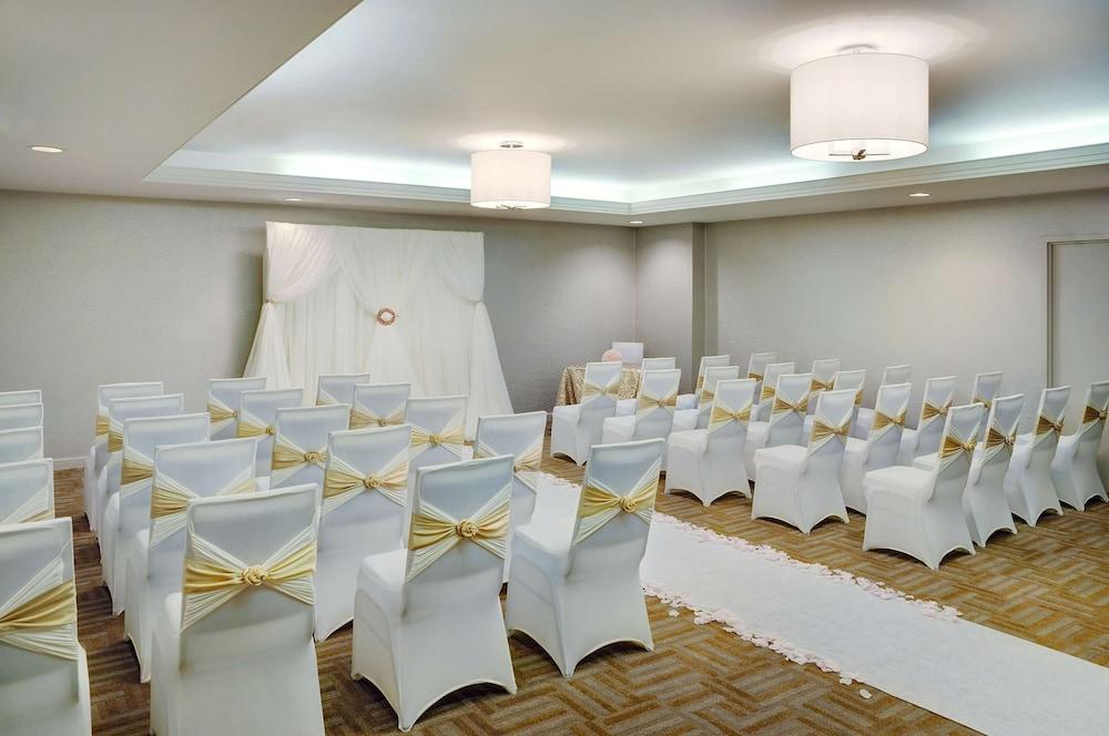 Courtyard By Marriott Kitchener Hotel Ngoại thất bức ảnh