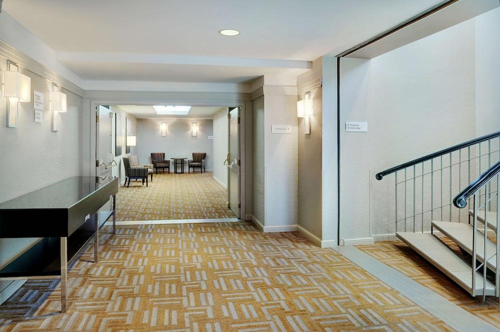 Courtyard By Marriott Kitchener Hotel Ngoại thất bức ảnh