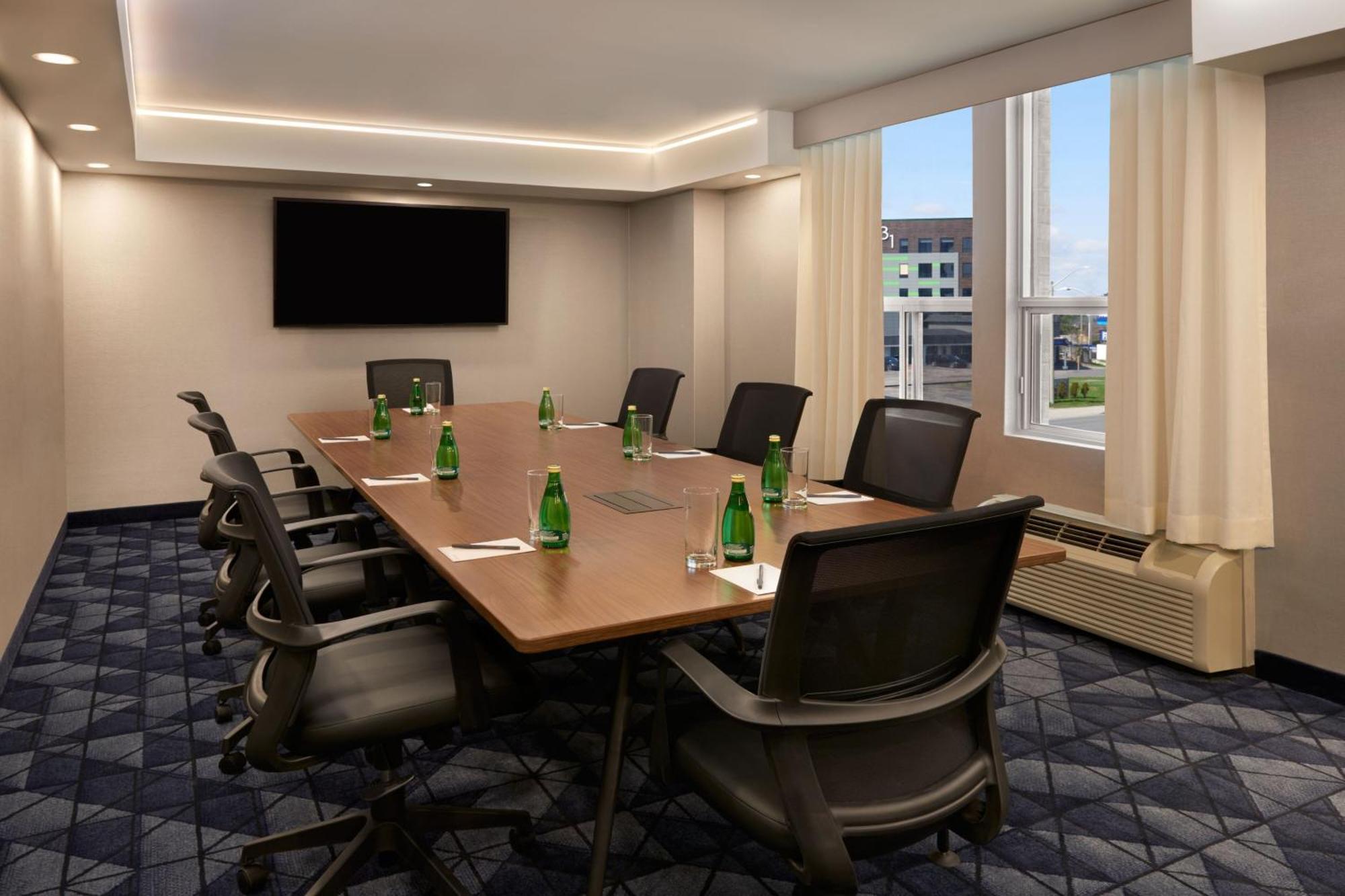 Courtyard By Marriott Kitchener Hotel Ngoại thất bức ảnh